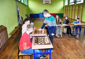Szkolna symultana szachowa