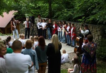 Uroczystość rocznicowa w Parku Świętej Kingi