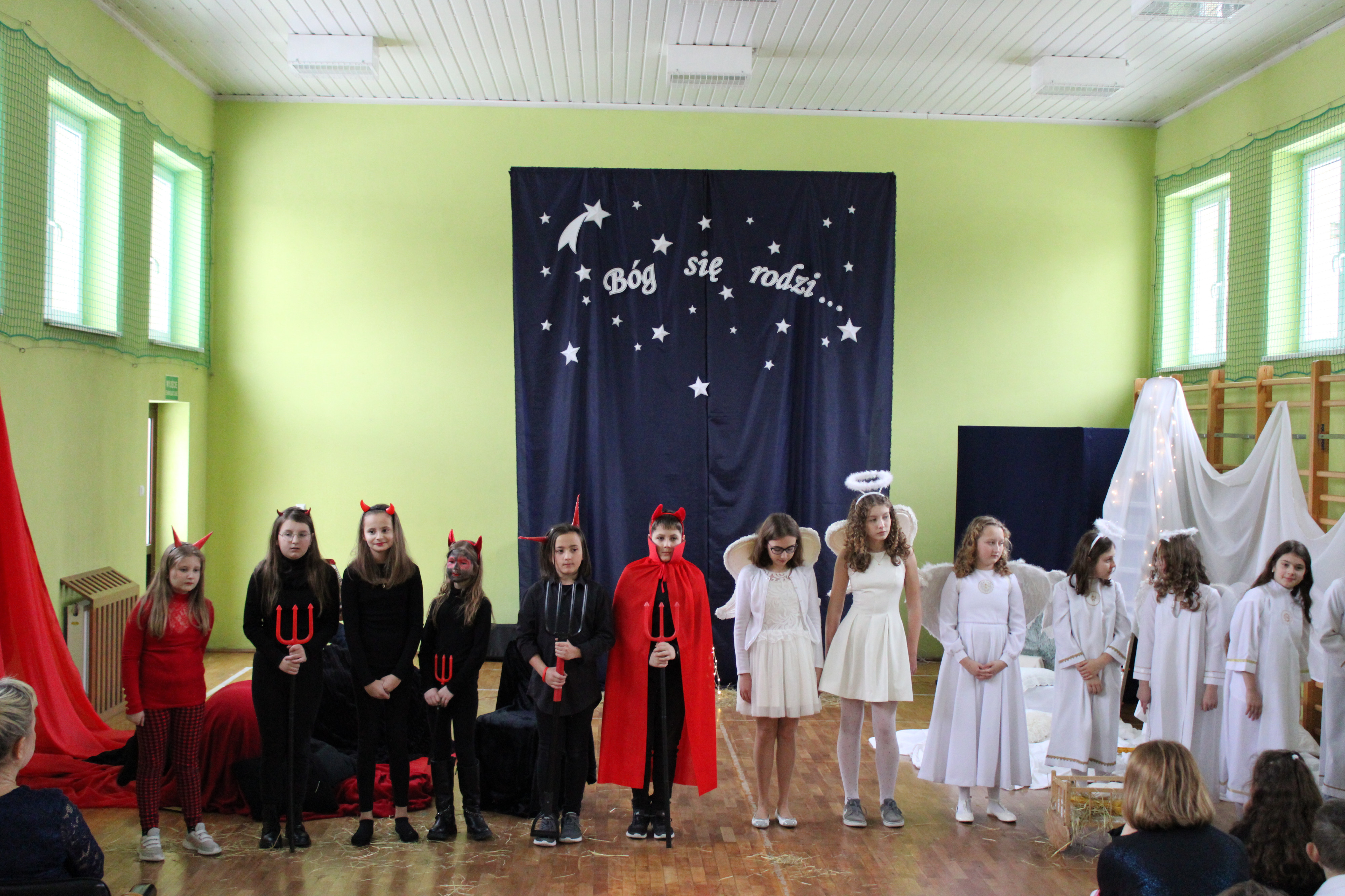 Jasełka szkolne. Wigilie klasowe.